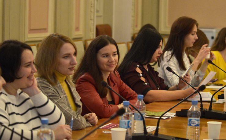 Комітет Верховної Ради України з питань інтеграції України з Європейським Союзом спільно зі Всеукраїнською молодіжною громадською організацією «Європейська молодь України» провів «Форум молодих жінок».