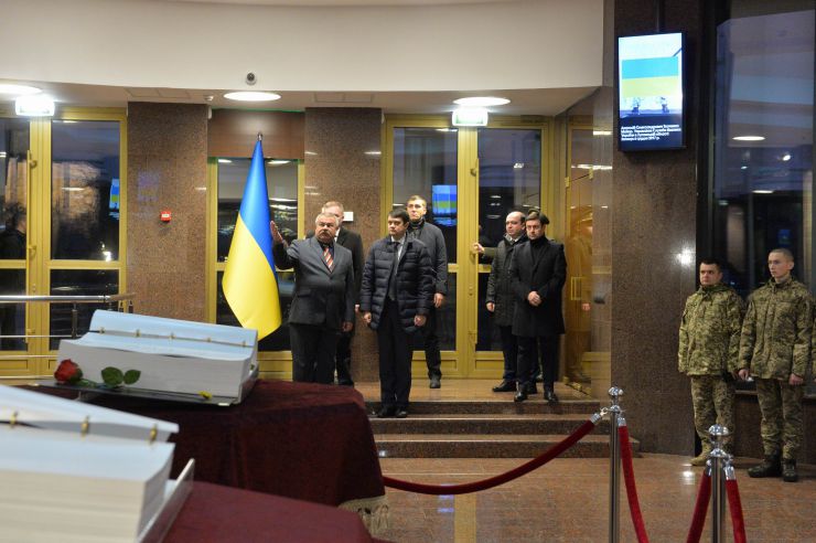 Голова Верховної Ради України Дмитро Разумков побував у меморіальному комплексі «Зала памяті» на території Міністерства оборони України.