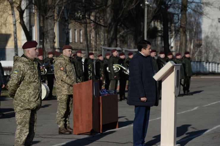 Робоча поїздка Голови Верховної Ради України Дмитра Разумкова
до Житомирської області.
Приїзд Голови Верховної Ради України Д.О.Разумкова до 95-ї окремої десантно-штурмової бригади Десантно-штурмових військ Збройних Сил України 
