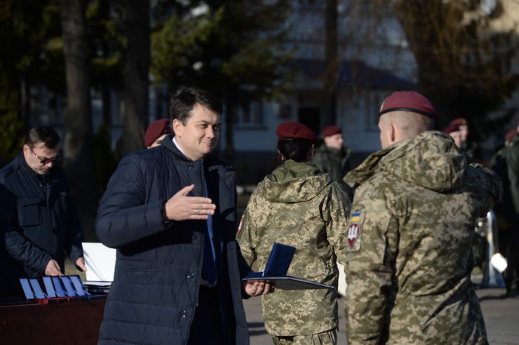 Робоча поїздка Голови Верховної Ради України Дмитра Разумкова
до Житомирської області.
Приїзд Голови Верховної Ради України Д.О.Разумкова до 95-ї окремої десантно-штурмової бригади Десантно-штурмових військ Збройних Сил України 

