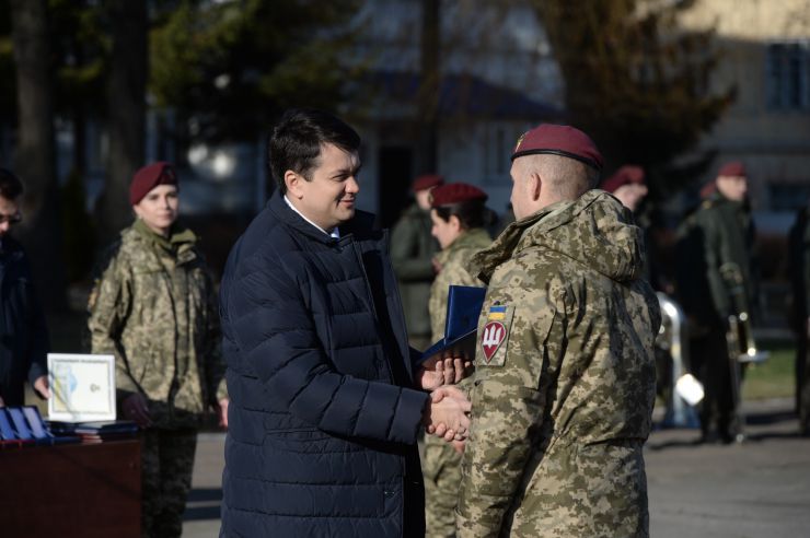 Робоча поїздка Голови Верховної Ради України Дмитра Разумкова
до Житомирської області.
Приїзд Голови Верховної Ради України Д.О.Разумкова до 95-ї окремої десантно-штурмової бригади Десантно-штурмових військ Збройних Сил України 
