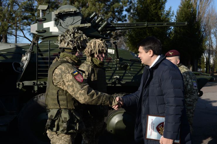 Робоча поїздка Голови Верховної Ради України Дмитра Разумкова
до Житомирської області.
Приїзд Голови Верховної Ради України Д.О.Разумкова до 95-ї окремої десантно-штурмової бригади Десантно-штурмових військ Збройних Сил України 
