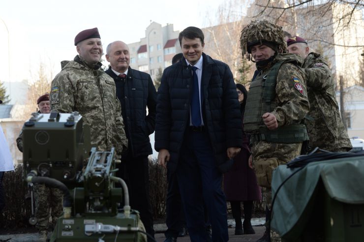Робоча поїздка Голови Верховної Ради України Дмитра Разумкова
до Житомирської області.
Приїзд Голови Верховної Ради України Д.О.Разумкова до 95-ї окремої десантно-штурмової бригади Десантно-штурмових військ Збройних Сил України 
