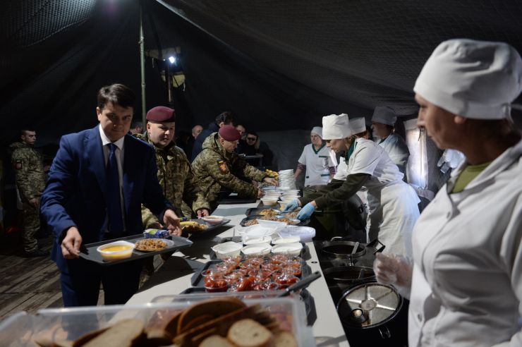 Робоча поїздка Голови Верховної Ради України Дмитра Разумкова
до Житомирської області.
Приїзд Голови Верховної Ради України Д.О.Разумкова до 95-ї окремої десантно-штурмової бригади Десантно-штурмових військ Збройних Сил України 
