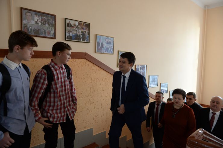 Робоча поїздка Голови Верховної Ради України Дмитра Разумкова
до Житомирської області.
 Приїзд Голови Верховної Ради України Д.О.Разумкова до комунального закладу 