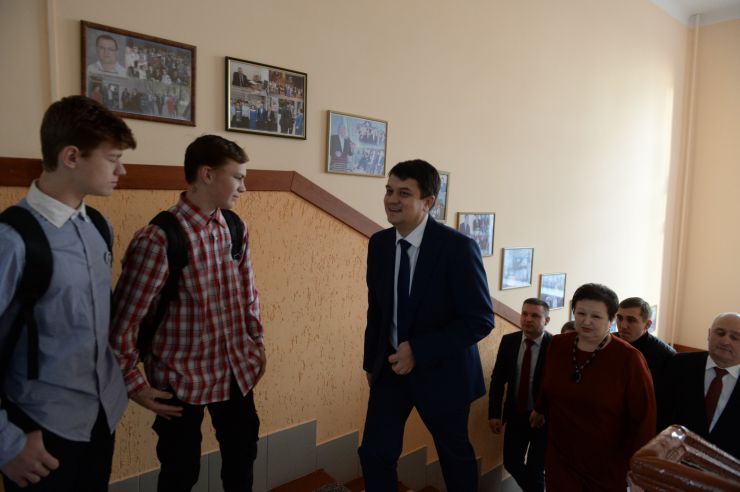 Робоча поїздка Голови Верховної Ради України Дмитра Разумкова
до Житомирської області.
 Приїзд Голови Верховної Ради України Д.О.Разумкова до комунального закладу 
