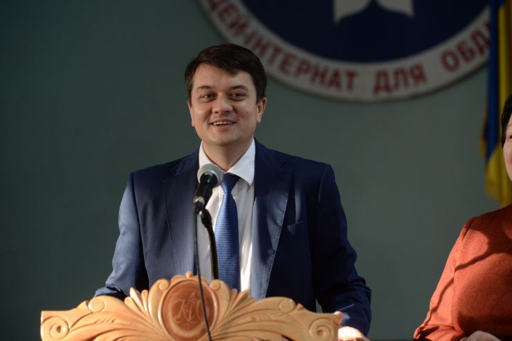 Робоча поїздка Голови Верховної Ради України Дмитра Разумкова
до Житомирської області.
 Приїзд Голови Верховної Ради України Д.О.Разумкова до комунального закладу 