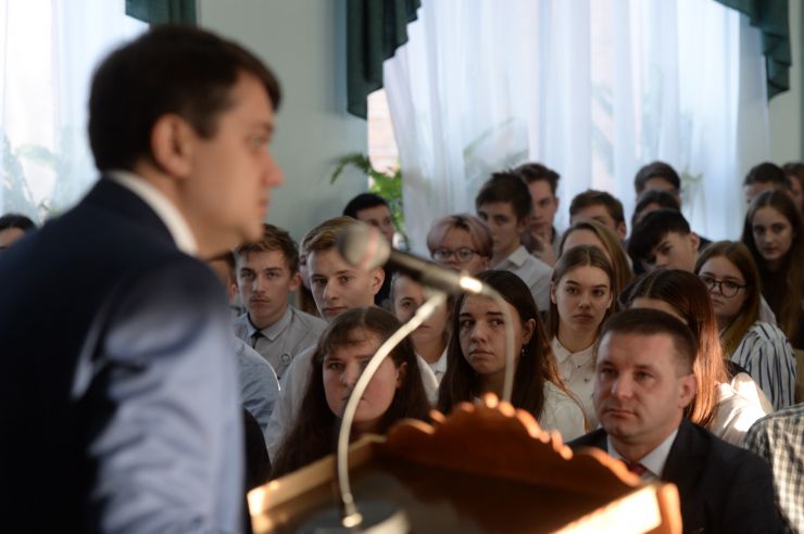 Робоча поїздка Голови Верховної Ради України Дмитра Разумкова
до Житомирської області.
 Приїзд Голови Верховної Ради України Д.О.Разумкова до комунального закладу 