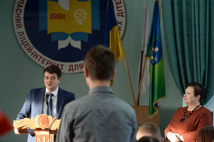 Робоча поїздка Голови Верховної Ради України Дмитра Разумкова
до Житомирської області.
 Приїзд Голови Верховної Ради України Д.О.Разумкова до комунального закладу 