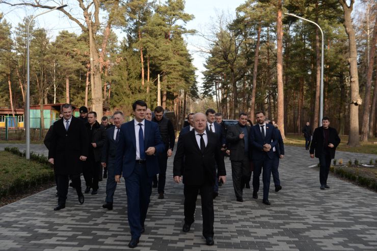 Робоча поїздка Голови Верховної Ради України Дмитра Разумкова
до Житомирської області.
 Приїзд Голови Верховної Ради України Д.О.Разумкова до комунальної установи 