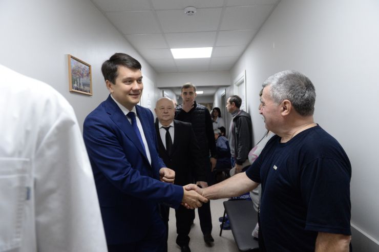 Робоча поїздка Голови Верховної Ради України Дмитра Разумкова
до Житомирської області.
 Приїзд Голови Верховної Ради України Д.О.Разумкова до комунальної установи 