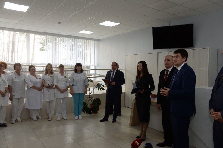 Робоча поїздка Голови Верховної Ради України Дмитра Разумкова
до Житомирської області.
 Приїзд Голови Верховної Ради України Д.О.Разумкова до комунальної установи 