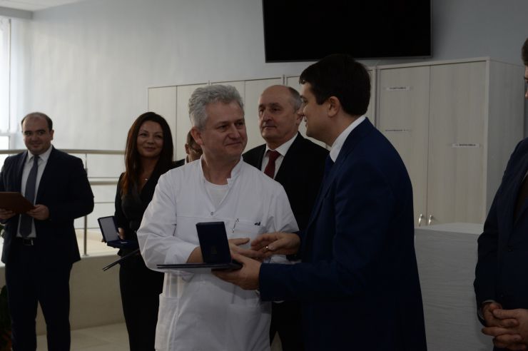 Робоча поїздка Голови Верховної Ради України Дмитра Разумкова
до Житомирської області.
 Приїзд Голови Верховної Ради України Д.О.Разумкова до комунальної установи 