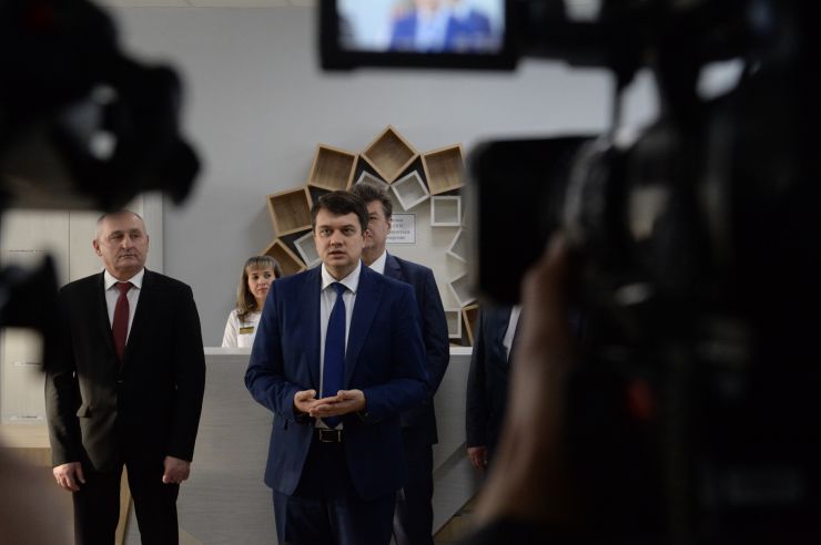 Робоча поїздка Голови Верховної Ради України Дмитра Разумкова
до Житомирської області.
 Приїзд Голови Верховної Ради України Д.О.Разумкова до комунальної установи 