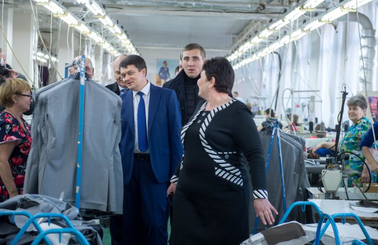 Робоча поїздка Голови Верховної Ради України Дмитра Разумкова до Житомирської області. Приїзд Голови Верховної Ради України Д.О.Разумкова до приватного акціонерного товариства 
