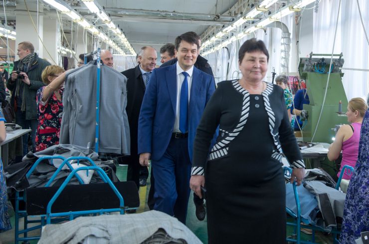 Робоча поїздка Голови Верховної Ради України Дмитра Разумкова до Житомирської області. Приїзд Голови Верховної Ради України Д.О.Разумкова до приватного акціонерного товариства 
