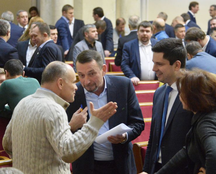 Пленарне засідання Верховної Ради України.

Національна скаутська організація Пласт передала народним депутатам України Вифлеємський вогонь миру. Під час ранкового пленарного засідання Верховної Ради члени національної скаутської організації Пласт привітали народних депутатів з прийдешніми різдвяними святами. Пластуни передали Вифлеємський вогонь Голові Верховної Ради України Дмитру Разумкову. Михайло Радуцький Юрій Кісель Олександр Качура СН
