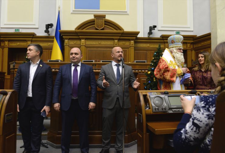 З ініціативи комітету з прав людини відбулося привітання Голови Верховної Ради Дмитра Разумкова зі святом Святого Миколая дітей з різних регіонів України.