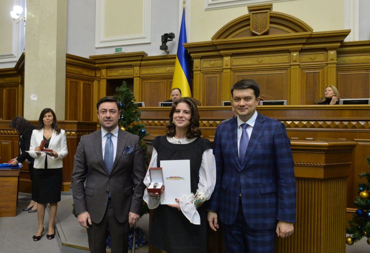 Голова Верховної Ради України Дмитро Разумков, керівництво парламента привітали колектив Апарату ВР України з Новорічними святами та вручило нагороди. Вячеслав Штучний Керівник Апарату ВР України 
