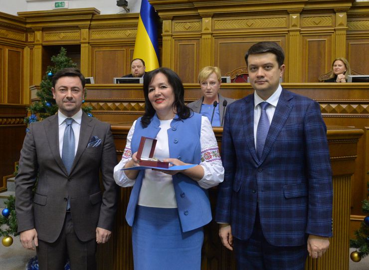 Голова Верховної Ради України Дмитро Разумков, керівництво парламента привітали колектив Апарату ВР України з Новорічними святами та вручило нагороди. Вячеслав Штучний Керівник Апарату ВР України 