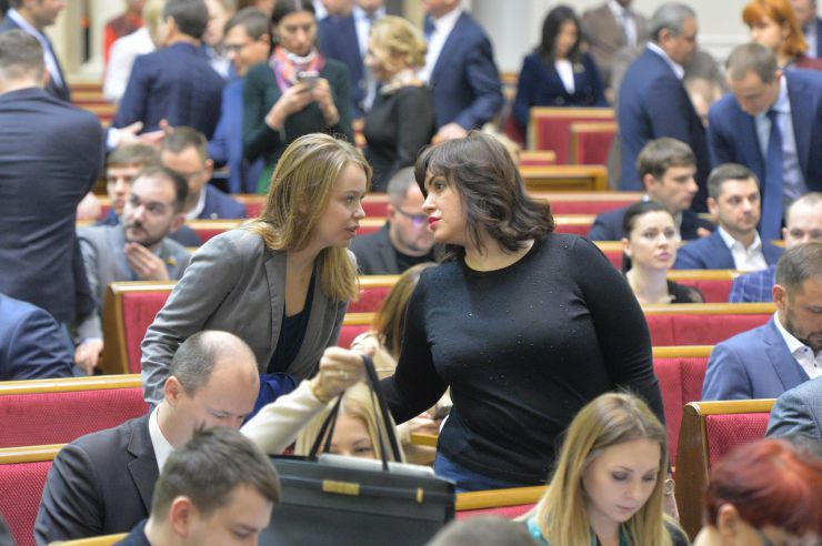 Пленарне засідання Верховної Ради України

Проект Закону про повну загальну середню освіту №0901 у другому читанні доповів заступник Голови Комітету з питань освіти, науки та інновацій Сергій Колебошин.
Після закінчення розгляду правок законопроект за результатами голосування прийнято в цілому 327 голосами «за».
