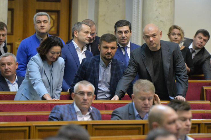 Пленарне засідання Верховної Ради України

Проект Закону про повну загальну середню освіту №0901 у другому читанні доповів заступник Голови Комітету з питань освіти, науки та інновацій Сергій Колебошин.
Після закінчення розгляду правок законопроект за результатами голосування прийнято в цілому 327 голосами «за».
