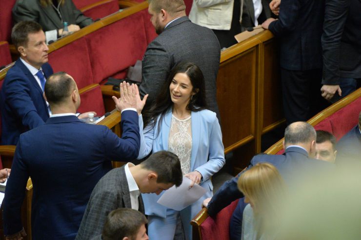 Пленарне засідання Верховної Ради України

Проект Закону про повну загальну середню освіту №0901 у другому читанні доповів заступник Голови Комітету з питань освіти, науки та інновацій Сергій Колебошин.
Після закінчення розгляду правок законопроект за результатами голосування прийнято в цілому 327 голосами «за».
