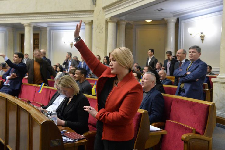Пленарне засідання Верховної Ради України.

Прийнято за основу проект Закону 