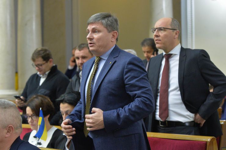 Пленарне засідання Верховної Ради України.

Прийнято за основу проект Закону 