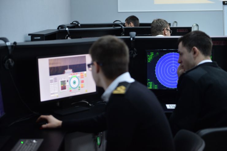 Робоча поїздка Голови Верховної Ради України Дмитра Разумкова до Херсонської, Миколаївської та Одеської областей.

Херсон. Ознайомлення з навчальною базою, зустріч із науково-педагогічними працівниками та студентами Херсонської державної морської академії (заклад вищої освіти IV рівня акредитації, який готує фахівців повного спектру плавальних, суднобудівних та морських робітничих спеціальностей).
Підхід до преси.

