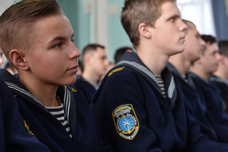 Робоча поїздка Голови Верховної Ради України Дмитра Разумкова до Херсонської, Миколаївської та Одеської областей.

Херсон. Ознайомлення з навчальною базою, зустріч із науково-педагогічними працівниками та студентами Херсонської державної морської академії (заклад вищої освіти IV рівня акредитації, який готує фахівців повного спектру плавальних, суднобудівних та морських робітничих спеціальностей).
Підхід до преси.
