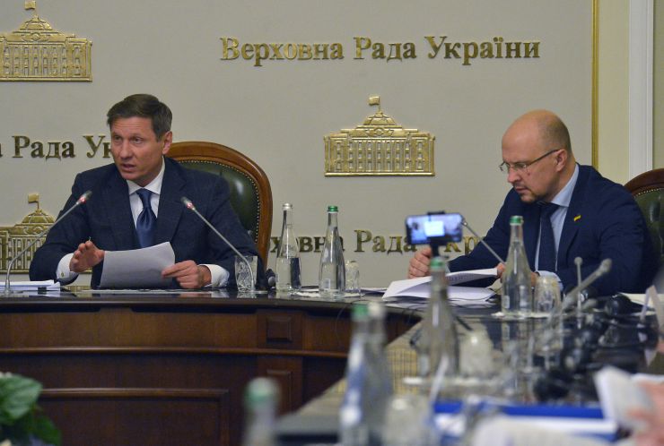 Міжфракційне депутатське об’єднання «За техногенну та екологічну безпеку в паливно-енергетичному комплексі, залізничному і трубопровідному транспорті України» провело засідання під головуванням керівника МФО Шахова Сергія  щодо стану локомотивного господарства, екологічної та техногенної безпеки на об’єктах AT «Укрзалізниця».
Керівник МФО Сергій  Шахов та член Міжфракційного депутатського об’єднання «За техногенну та екологічну безпеку в паливно-енергетичному комплексі, залізничному і трубопровідному транспорті України» Сергій Вельможний