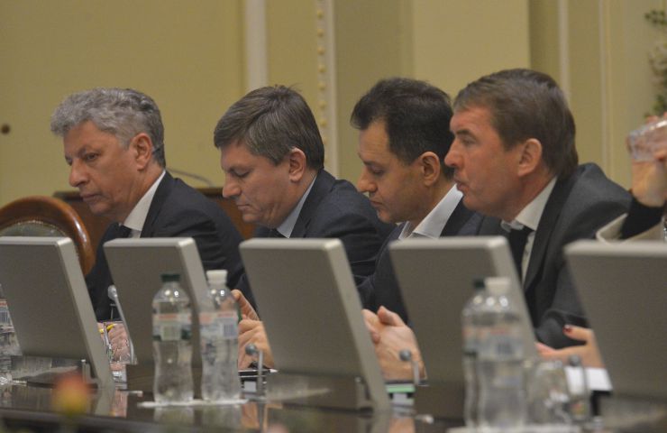 Засідання Погоджувальної ради у Верховній Раді України. Юрій Бойко (ОП) Артур Герасимов (ЄС) Тарас Батенко (ЗА) Олег Кулініч(Довіра)