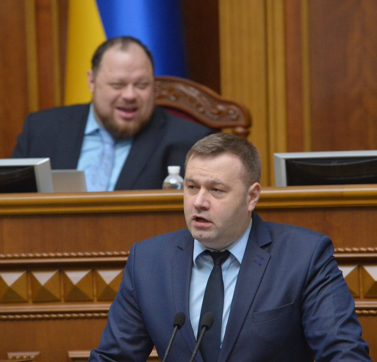 Пленарне засідання Верховної Ради України.

Головуючий повідомив, що у сесійній залі присутні члени Кабінету Міністрів на чолі з Прем’єр-міністром Олексієм Гончаруком.
На Погоджувальній раді було визначено, що сьогодні члени Кабінету Міністрів будуть відповідати на запитання щодо тарифної політики в Україні при забезпеченні населення енергоносіями та наданні комунальних послуг, нинішній стан та перспективи.
Міністр енергетики та захисту довкілля Олексій Оржель поінформував про стан справ із забезпеченням громадян енергоносіями.
Головуючий надав слово Прем’єр-міністру Олексію Гончаруку.
Олексій Оржель Міністр енергетики та захисту довкілля

