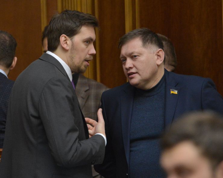 Пленарне засідання Верховної Ради України.

Головуючий повідомив, що у сесійній залі присутні члени Кабінету Міністрів на чолі з Прем’єр-міністром Олексієм Гончаруком.
На Погоджувальній раді було визначено, що сьогодні члени Кабінету Міністрів будуть відповідати на запитання щодо тарифної політики в Україні при забезпеченні населення енергоносіями та наданні комунальних послуг, нинішній стан та перспективи.
Міністр енергетики та захисту довкілля Олексій Оржель поінформував про стан справ із забезпеченням громадян енергоносіями.
Головуючий надав слово Прем’єр-міністру Олексію Гончаруку.
Прем’єр-міністр України Олексій Гончарук Генадій Касай СН
