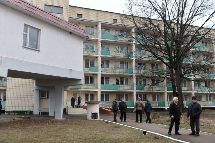 Робоча поїздка  Голови Верховної Ради України Дмитра РАЗУМКОВА 
до Київської та Черкаської областей.

Приїзд Голови Верховної Ради України Д.О.РАЗУМКОВА до Українського державного медико-соціального центру ветеранів війни ознайомлення з роботою Центру.
Спілкування з медичними працівниками та учасниками АТО/ООС. 