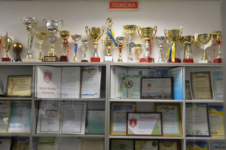 Робоча поїздка  Голови Верховної Ради України Дмитра РАЗУМКОВА до Київської та Черкаської областей. 

Приїзд Голови Верховної Ради України Д.О.РАЗУМКОВА до ТОВ 