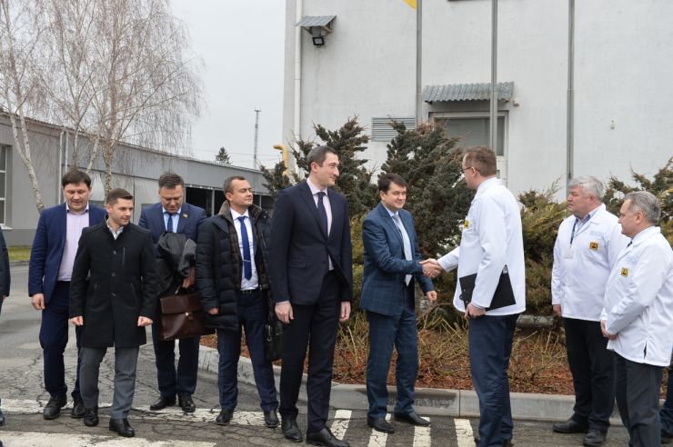 Робоча поїздка  Голови Верховної Ради України Дмитра РАЗУМКОВА до Київської та Черкаської областей. 

Приїзд Голови Верховної Ради України Д.О.РАЗУМКОВА до ТОВ 