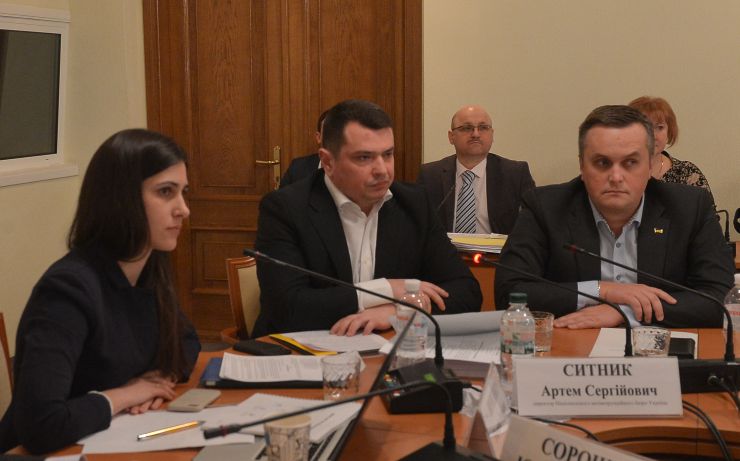  Комітет з питань запобігання і протидії корупції заслухав звіт директора Національного антикорупційного бюро України Артема Ситника про діяльність очолюваного ним органу протягом попередніх шести місяців (ІІ півріччя 2019 року). 
Заступник голови Комітету з питань запобігання і протидії корупції Галина Янченко директор Національного антикорупційного бюро України Артем Ситник та керівник Спеціалізованої антикорупційної прокуратури Назар Холодницький