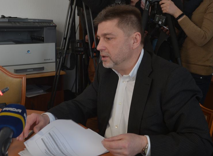 Засідання Комітету Верховної Ради України з питань національної безпеки, оборони та розвідки. 
 
Проект порядку денного станом на 12.02.2020
 1. Презентація законодавчих ініціатив Міністерства оборони України у 2020 році.
2. Презентація проекту Закону України «Про внесення змін до деяких законодавчих актів з питань удосконалення державного регулювання в галузі державної авіації України».
3. Презентація проекту Закону України «Про внесення зміни до статті 14 Закону України «Про державну таємницю».
4. Проект Закону про внесення змін до Закону України «Про пенсійне забезпечення осіб, звільнених з військової служби, та деяких інших осіб» щодо відновлення дії попередніх редакцій норм зазначеного Закону (реєстр. № 2141 від 13.09.2019, НДУ Третьякова Г.М. та ін.).
5. Проект Закону про внесення змін до Закону України «Про соціальний і правовий захист військовослужбовців та членів їх сімей» (реєстр. № 2343, друге читання).
6. Проект Закону про внесення змін до Закону України «Про протимінну діяльність в Україні» (реєстр. № 2618 від 18.12.2019, НДУ Герасименко І.Л. та ін.).

Заступник міністра оборони Поліщук Олександр
