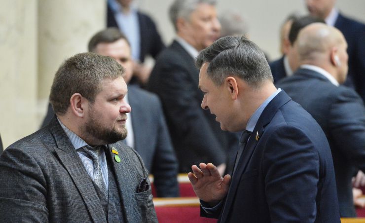 Пленарне засідання Верховної Ради України.

Народні депутати продовжують розглядати правок до законопроекту про внесення змін до деяких законодавчих актів України щодо обігу земель сільськогосподарського призначення №2178-10.
Андрій Клочко Олександр Завітневич СН
