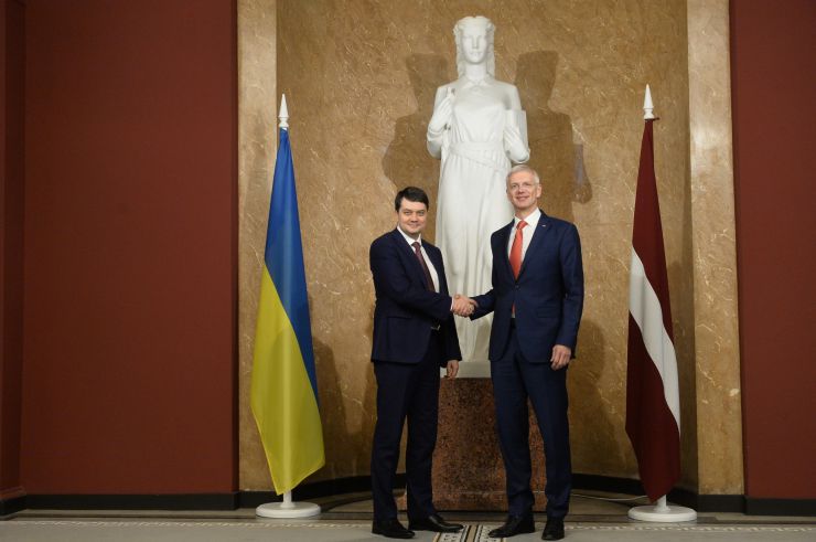 Офіційний візит Голови Верховної Ради України Дмитра Разумкова в Латвію.

Голова Верховної Ради України Дмитро Разумков зустрівся з Кріш'янісом Каріньшем, Прем’єр-міністром Латвії
