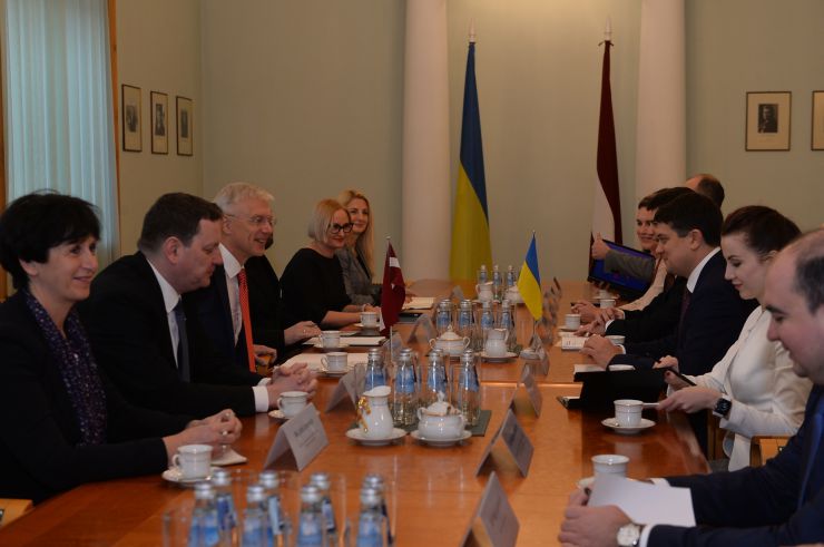 Офіційний візит Голови Верховної Ради України Дмитра Разумкова в Латвію.

Голова Верховної Ради України Дмитро Разумков зустрівся з Кріш'янісом Каріньшем, Прем’єр-міністром Латвії
