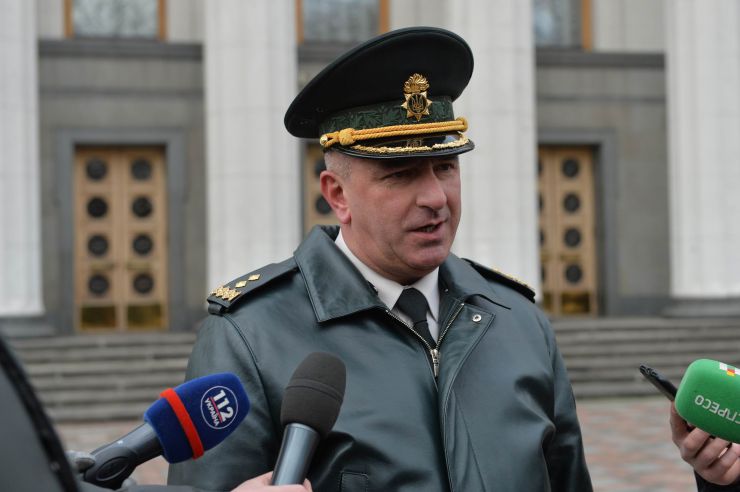 Урочистий захід з нагоди започаткування традиції несення Почесної варти Національної гвардії України біля Верховної Ради України, який супроводжувався урочистим підняттям Державного прапора України.
Несення Почесної варти Національної гвардії України та підняття Державного прапору перед будівлею Верховної Ради України стане постійним церемоніалом вшанування державних символів у вихідні та святкові дні. 
У заході взяли участь: Голова Верховної Ради України Дмитро Разумков, Керівник Апарату Верховної Ради України Вячеслав Штучний, міністр внутрішніх справ Арсен Аваков, командувач Національної гвардії Украіни Микола Балан, народні депутати України, представники громадськості.
