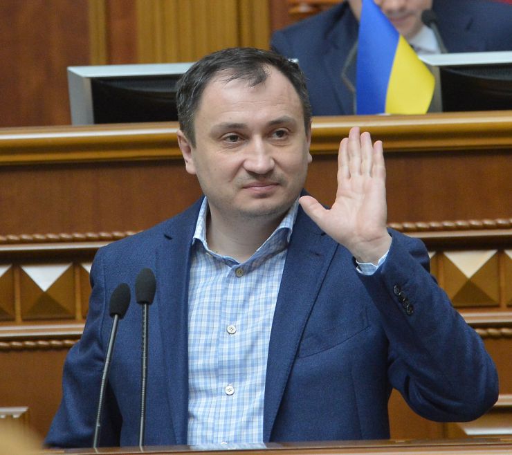 Пленарне засідання Верховної Ради України.

Народні депутати продовжують розглядати правок до законопроекту про внесення змін до деяких законодавчих актів України щодо обігу земель сільськогосподарського призначення №2178-10.
Микола Сольський СН
