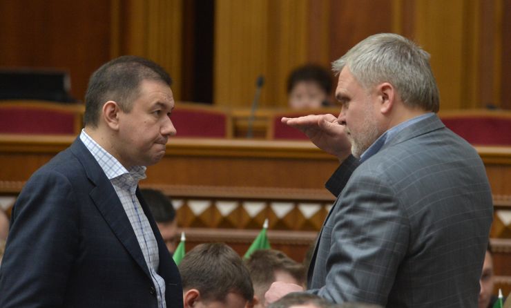 Пленарне засідання Верховної Ради України.

Народні депутати продовжують розглядати правок до законопроекту про внесення змін до деяких законодавчих актів України щодо обігу земель сільськогосподарського призначення №2178-10.
Володимир Бондаренко Олександр Ковальчук СН
