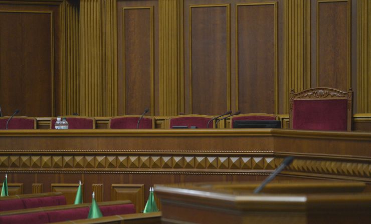 Пленарне засідання Верховної Ради України.

Народні депутати продовжують розглядати правок до законопроекту про внесення змін до деяких законодавчих актів України щодо обігу земель сільськогосподарського призначення №2178-10.
Порожня ложу уряду
