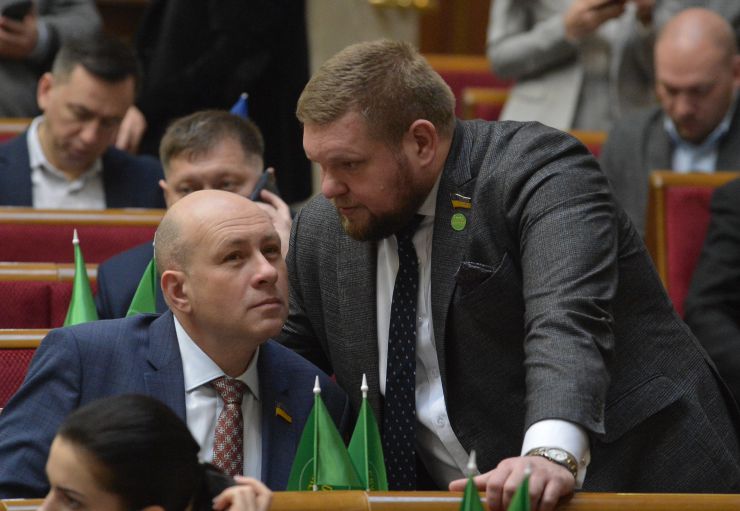 Пленарне засідання Верховної Ради України.

Народні депутати продовжують розглядати правок до законопроекту про внесення змін до деяких законодавчих актів України щодо обігу земель сільськогосподарського призначення №2178-10.
Олександр Литвинов Андрій Клочко СН
