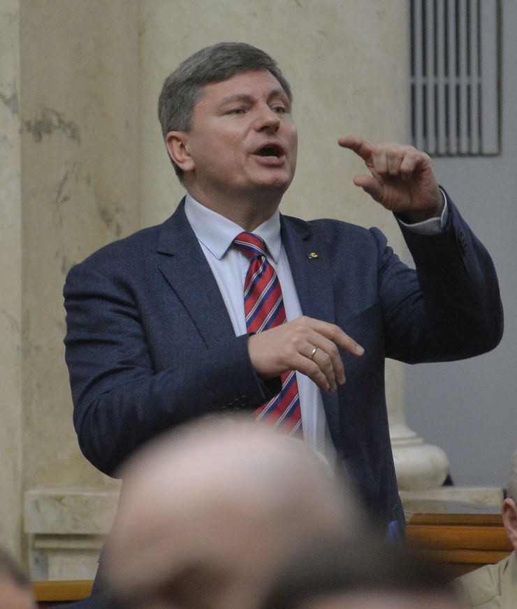 Пленарне засідання Верховної Ради України.

Народні депутати продовжують розглядати правок до законопроекту про внесення змін до деяких законодавчих актів України щодо обігу земель сільськогосподарського призначення №2178-10.
Артур Герасимов ЄС
