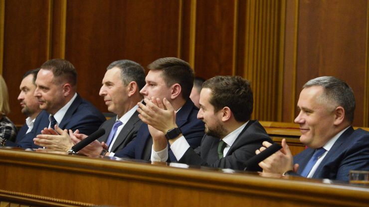 Позачергове пленарне засідання Верховної Ради України. 

Для участі у позачерговому засіданні зареєструвалося 347 народних депутатів.
Голова Верховної Ради України Дмитро Разумков відкрив позачергове пленарне засідання.
Головуючий повідомив, що у позачерговому засіданні бере участь Президент України Володимир Зеленський.
Прийнято Постанову 